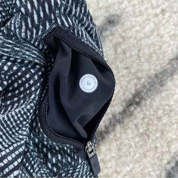 Lululemon Tracker Short V *4" - Picture 7 of 7